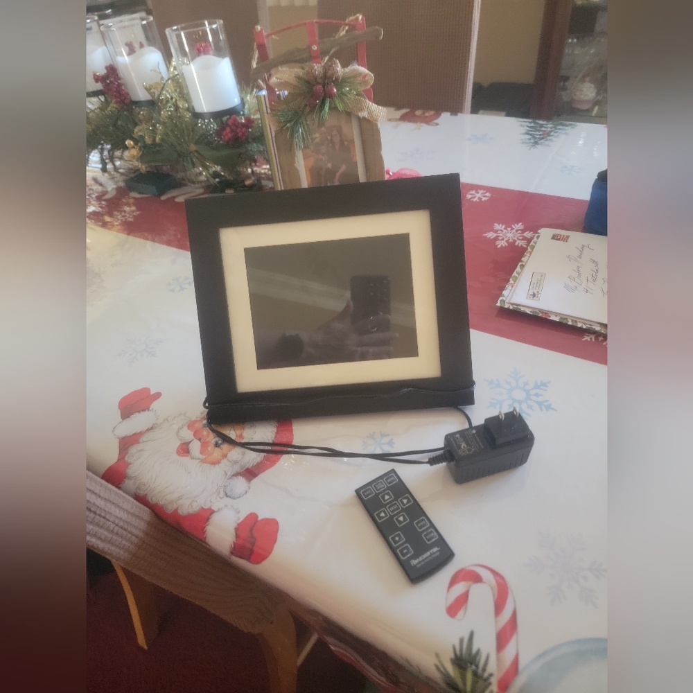 Digital picture frame